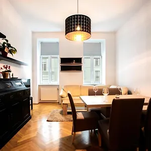 3-bedroom In Apartamento Viena